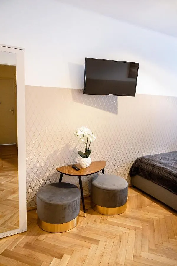Clicktheflat Pereca City Centre Apart Rooms Варшава Хостел