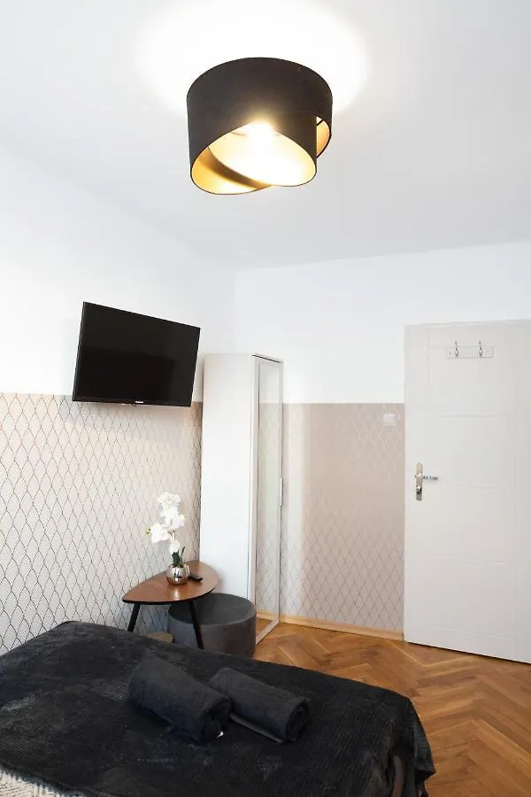 Хостел Clicktheflat Pereca City Centre Apart Rooms Варшава